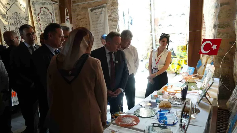 Kastamonu'daki KYK yurtlarında kalan üniversite öğrencilerinin yıl boyunca hazırladığı el
