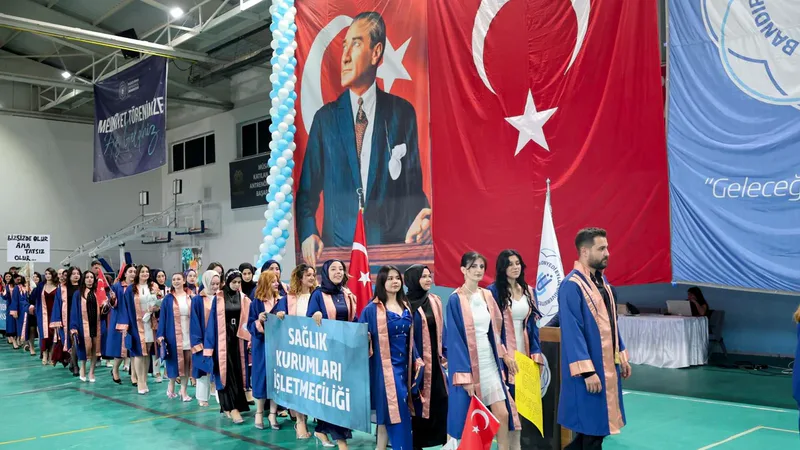 Bandırma Onyedi Eylül Üniversitesi bünyesindeki Manyas Meslek Yüksekokulu, 2025-2026 mezunlarını