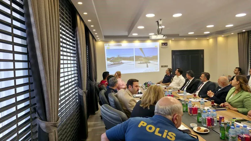 Marmaris Kaymakam Vekili Murat Atıcı başkanlığında yapılan Orman Yangınlarıyla Mücadele