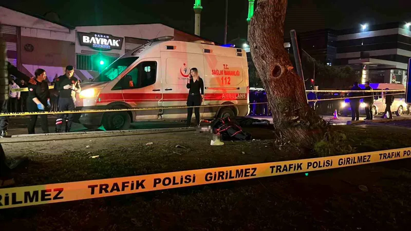 Mersin'de refüjde bekleyen yayalara çarpan sürücünün 149 kilometre hızla gittiği