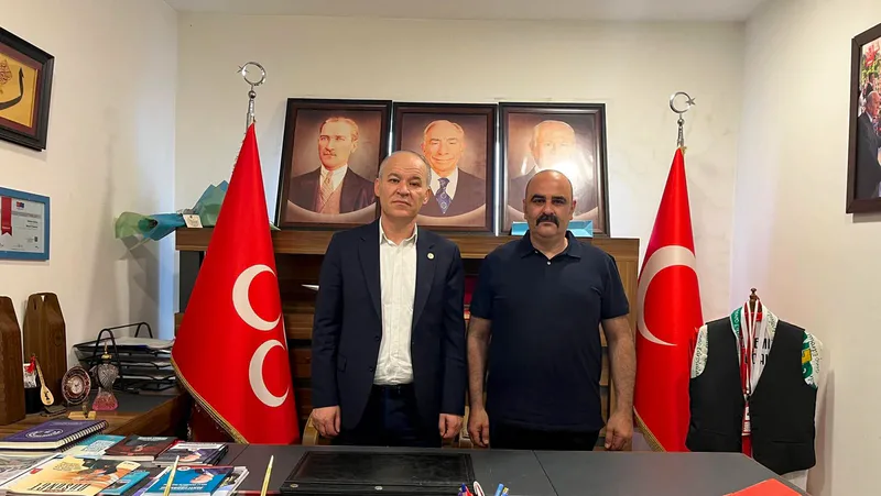 MHP Balıkesir İl Başkanı Niyazi Tunç, il yönetimiyle birlikte Edremit