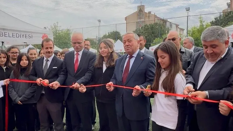 Balıkesir Karahallılar Ortaokulu öğrencileri, Bilim Fuarı'nda Milli Mücadele döneminin sembolü