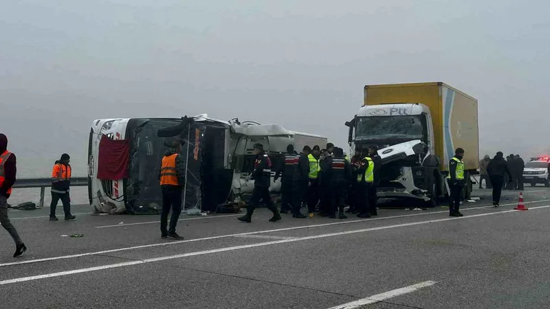 Malatya'da 5 kişinin hayatını kaybettiği, 31 kişinin yaralandığı otobüs kazası