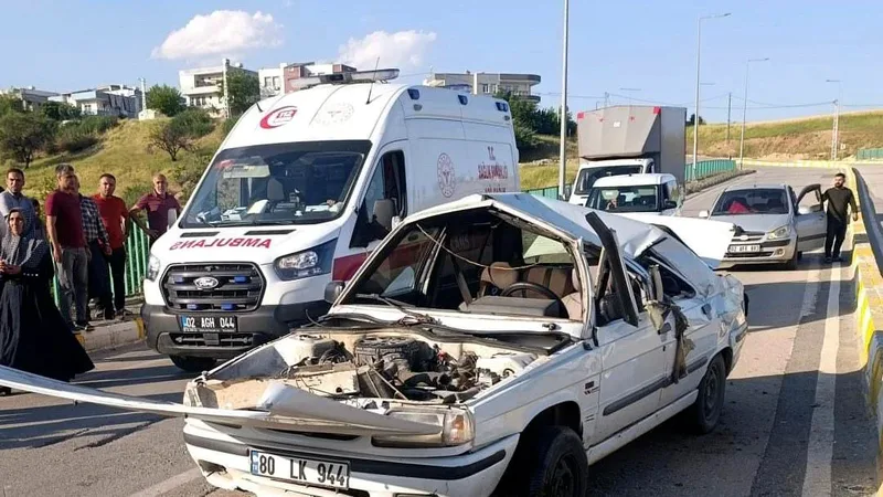 Adıyaman'da kontrolden çıkan otomobilin takla atması sonucu 1 kişi yaralandı.