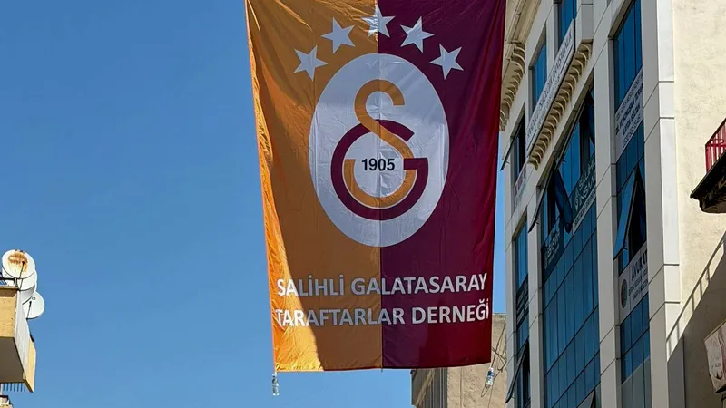Süper Lig'de üst üste 4., toplamda 26. şampiyonluğa ulaşan Galatasaray'ın