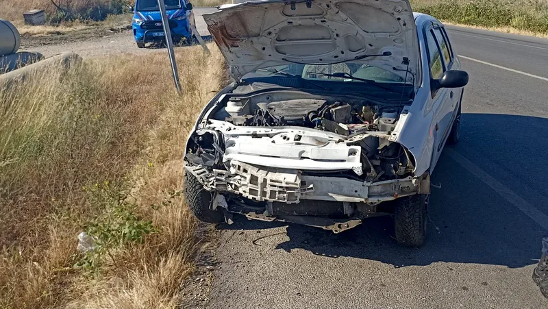 Savaştepe ilçesi Maracalar mevkiinde iki otomobilin çarpıştığı feci trafik kazasında