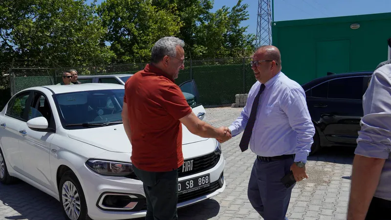Susurluk Kaymakamı ve Belediye Başkanı, Dereköy Mahallesi'ndeki Belediye Hayvan Bakımevi'ni