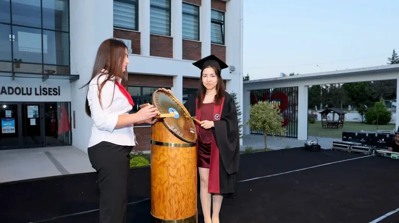 Balıkesir'in köklü eğitim kurumlarından Sırrı Yırcalı Anadolu Lisesi (SYAL), 35.