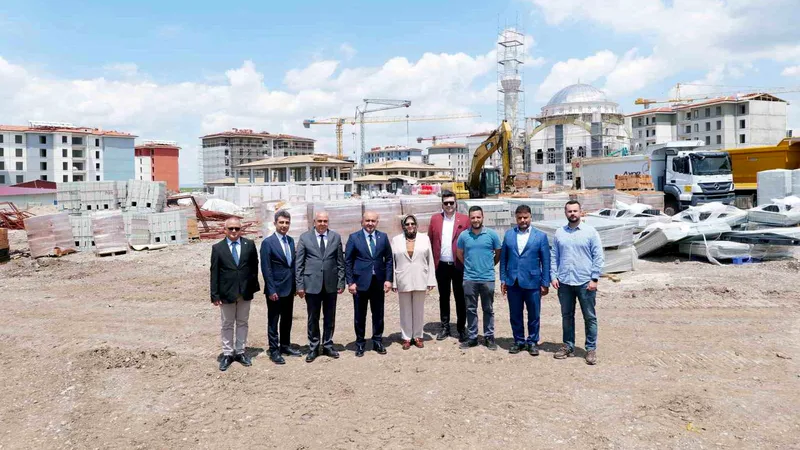 AK Parti Eskişehir İl Başkanı Gürhan Albayrak ve Milletvekili Ayşen