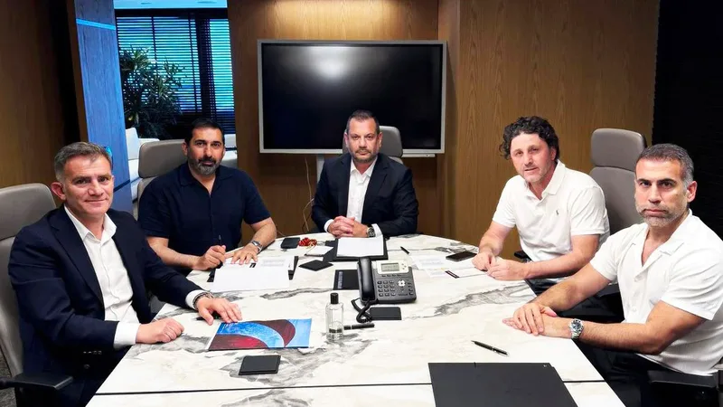 Trabzonspor, yeni sezon öncesi İstanbul'da düzenlenen değerlendirme toplantısında yol haritasını