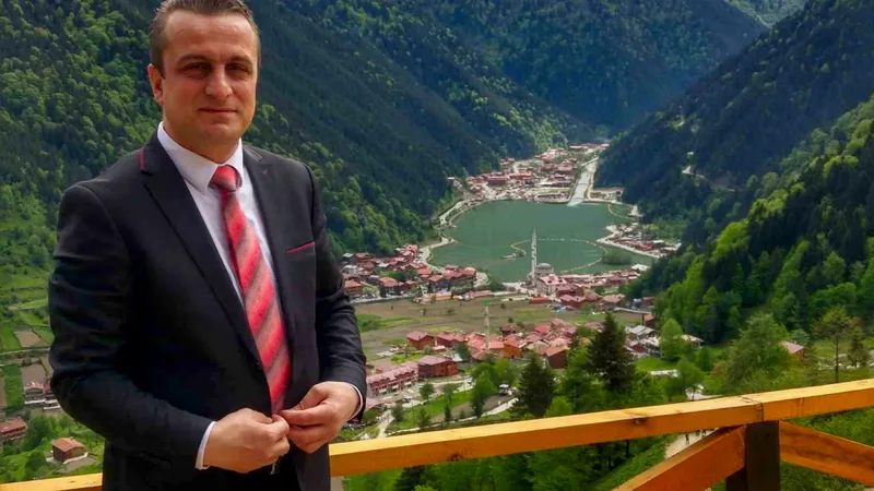 Uzungöl Turizm İşletmecileri Derneği Başkanı Mustafa Akyüz, sosyal medyada Arap
