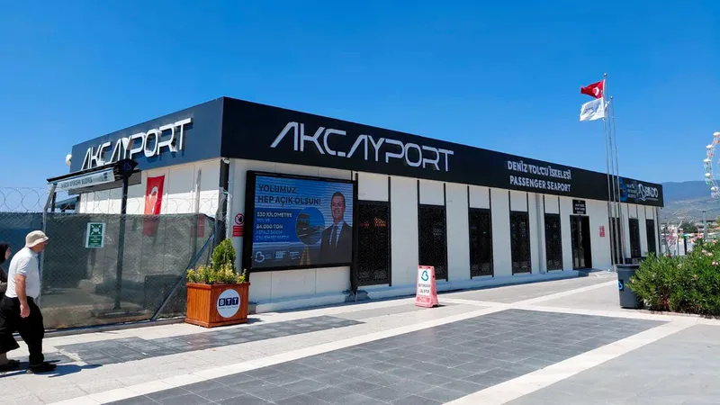Balıkesir Büyükşehir Belediye Başkanı Ahmet Akın'ın sözünü tuttuğu Akçay-Midilli seferleri,