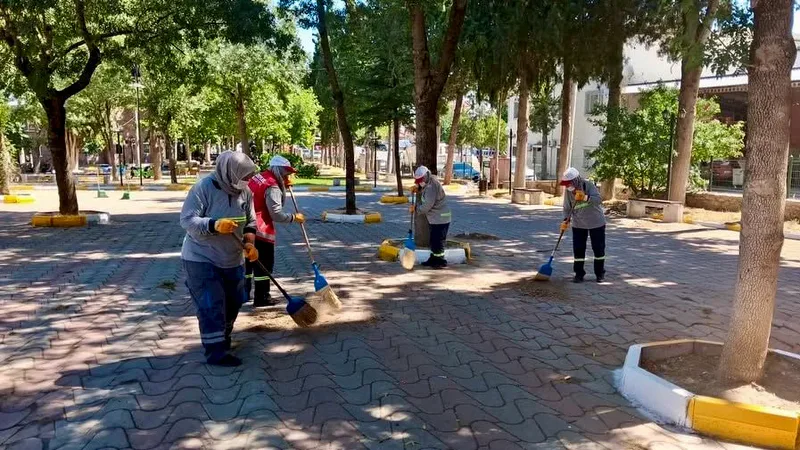 Altıeylül Belediyesi, 'Komşularımız için 7/24 hizmet' anlayışıyla altyapıdan sosyal desteğe,