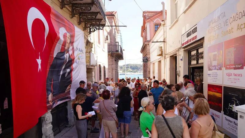 Ayvalık Belediyesi'nin 'Küresel ve Çağdaş Kültür Sanat Açılımı' programı kapsamında