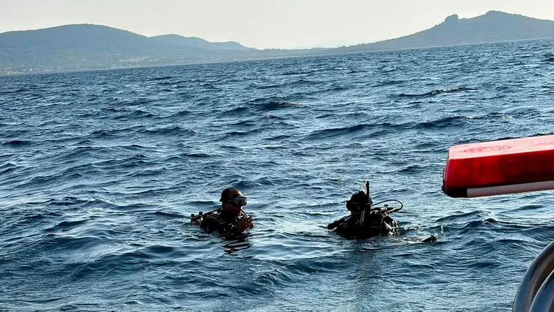 Ayvalık ilçesi Karaada açıklarında arkadaşlarıyla çıktığı tekne turunda denizde kaybolan