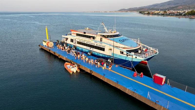 Balıkesir Büyükşehir Belediyesi'nin hizmete açtığı Akçayport üzerinden yapılan BADO Akçay-Midilli