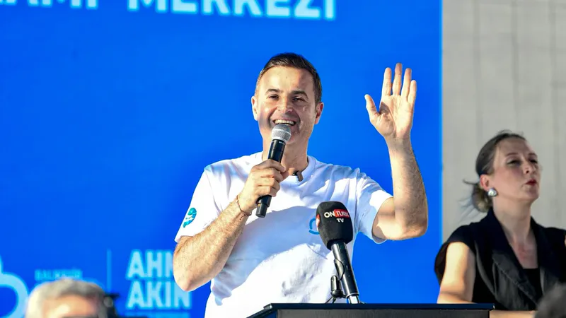 Balıkesir Büyükşehir Belediye Başkanı Ahmet Akın, Ali Hikmet Paşa Spor
