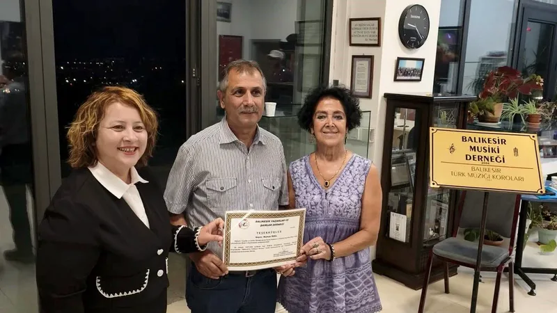 Balıkesir Yazarlar ve Şairler Derneği ev sahipliğinde gerçekleştirilen söyleşide Numan