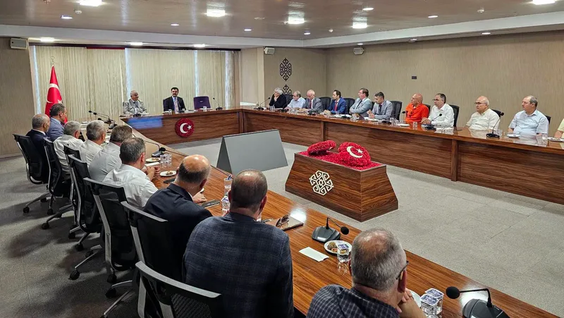 Balıkesir İl Milli Eğitim Müdürlüğü'nün ev sahipliğinde düzenlenen eğitim toplantısında