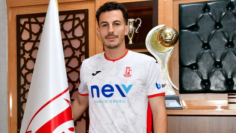 TFF 3. Lig ekibi Balıkesirspor, Beşiktaş altyapısından yetişen ve Kırklarelispor'da