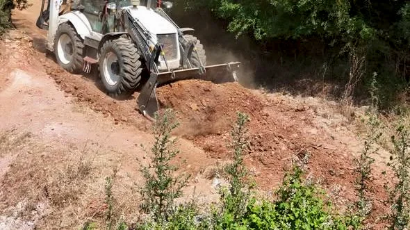 Balya Belediyesi, Doğanlar Mahallesi'nde 3.250 metrelik arazi yolunu baştan sona
