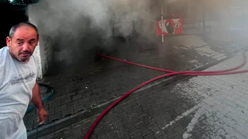 Burhaniye ilçesi Mahkeme Mahallesi'ndeki bir iş yerinde çıkan yangın, Balıkesir