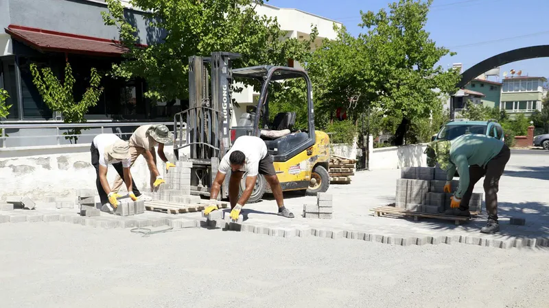 Burhaniye Belediyesi Fen İşleri Müdürlüğü, ilçe genelinde altyapı çalışmaları ve