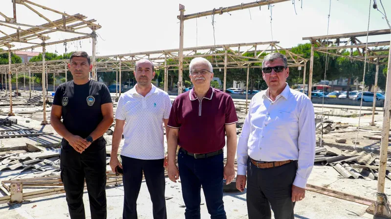 Burhaniye Belediye Başkanı Ali Kemal Deveciler, Bahçelievler Mahallesi'nde oluşturulan geçici