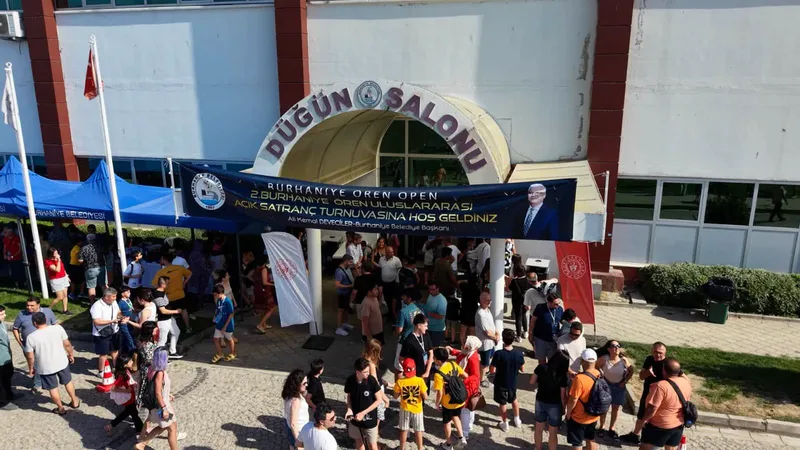 Burhaniye Belediyesi ev sahipliğinde düzenlenen 2. Burhaniye-Ören Uluslararası Açık Satranç