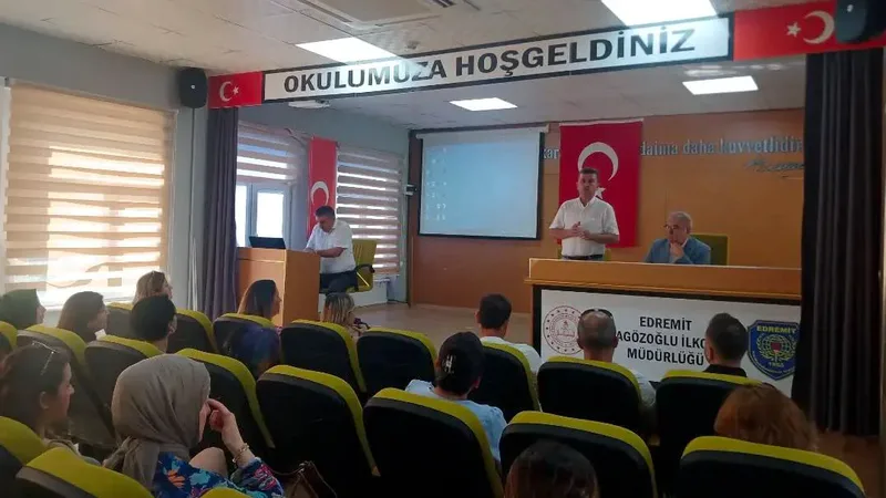 Edremit İlçe Millî Eğitim Müdürlüğü koordinesinde düzenlenen Eğitim Kurumları Yönetici