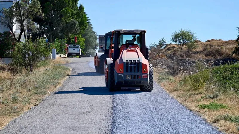 Gömeç Belediyesi, Balıkesir Büyükşehir Belediyesi iş birliğiyle sahil yolunda başlattığı
