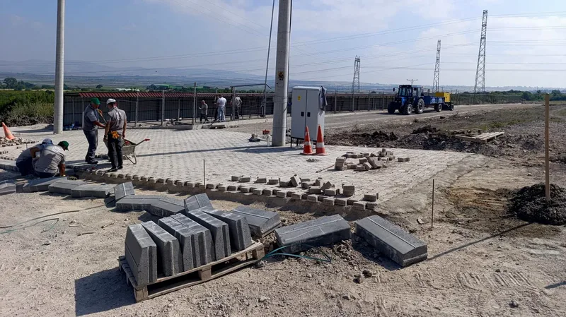 Balıkesir Büyükşehir Belediyesi tarafından Gönen'de yürütülen 23 kilometrelik ulaşım yatırımı