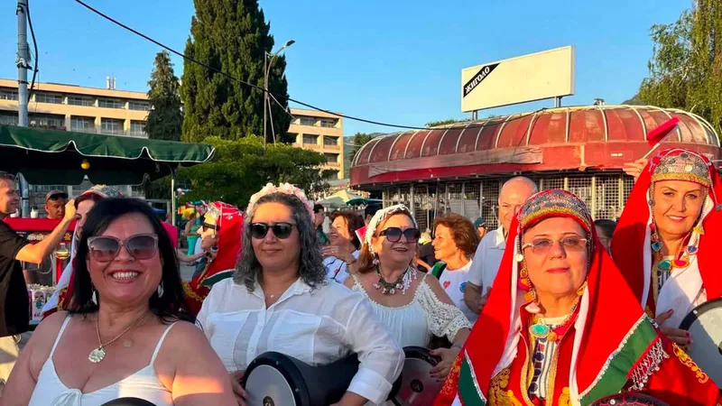 Gönen Belediyesi Halk Oyunları Topluluğu ve Her Telden Ritim Grubu,