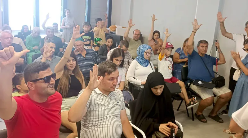 Altı Nokta Körler Derneği Balıkesir Şubesi'nin öncülüğünde hayata geçirilen 'Denize