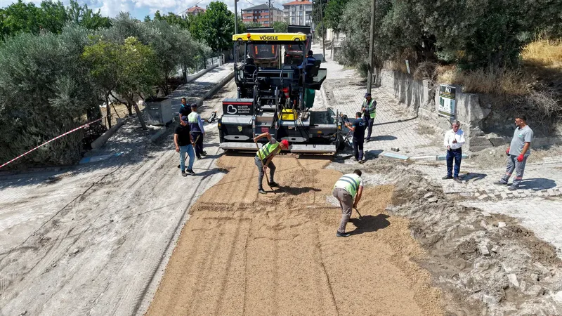 Manyas Belediyesi, ilçenin önemli arterlerinden Cengizhan Caddesi'nde altyapı çalışmalarına hız