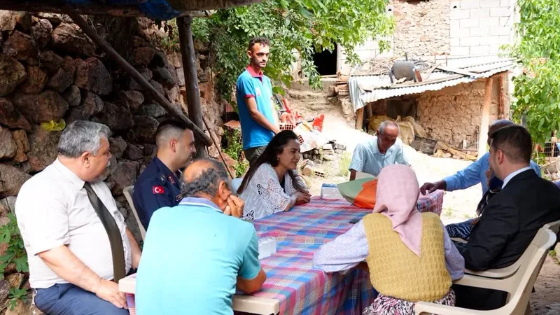 Sındırgı ilçesinin nüfus kayıtlarına göre en yaşlı vatandaşı 118 yaşındaki