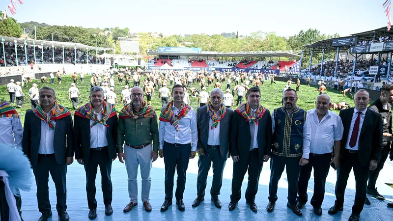 Kurtdereli Mehmet Pehlivan anısına Balıkesir'de düzenlenen 66. Geleneksel Yağlı Güreşleri'nin