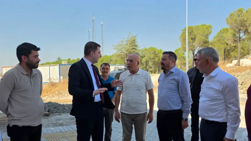 AK Parti Balıkesir İl Başkanı Mehmet Aydemir ve Milletvekili İsmail