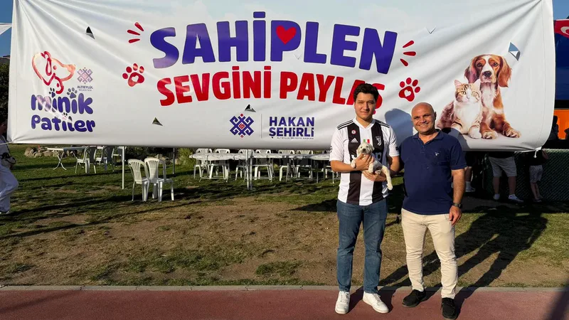 Altıeylül Belediyesi'nin 'Sahiplen, Sevgini Paylaş' temalı etkinliğinde Minik Patiler Bakımevi'ndeki