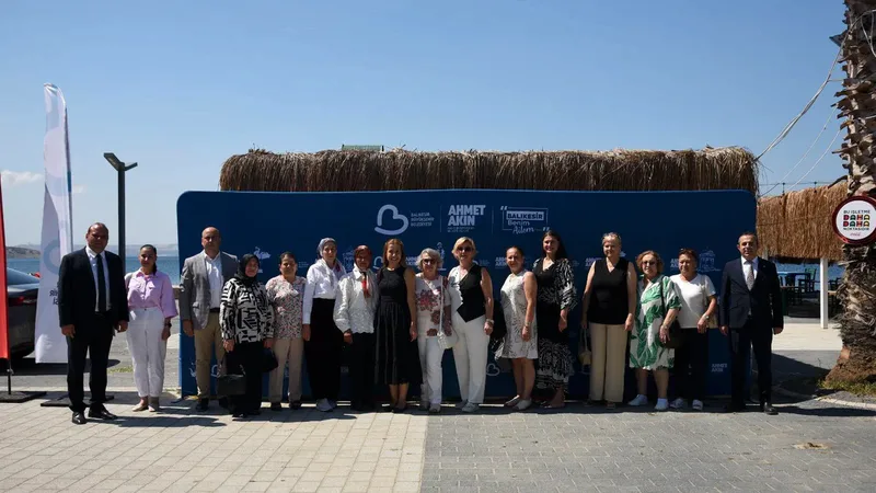 Balıkesir Büyükşehir Belediye Başkanı Ahmet Akın'ın eşi Arbil Akın, Erdek