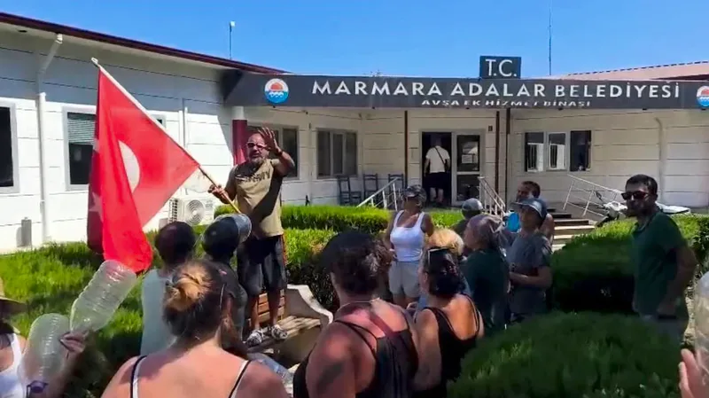 Avşa Adası'nda 3 yıldır yaz aylarında kronik hale gelen su