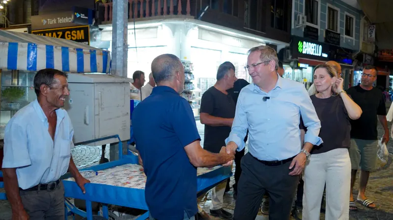 Ayvalık Belediye Başkanı Mesut Ergin ve eşi Canan Ergin, Talatpaşa