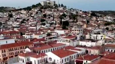 Ayvalık'ta yıllarca otopark olarak kullanılan alan, tamamlanan yenileme çalışmalarının ardından