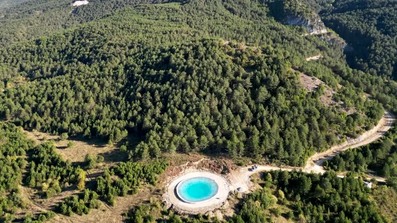 Balıkesir Orman Bölge Müdürlüğü, Burhaniye Kırtık Mahallesi'ne yeni helikopter yangın