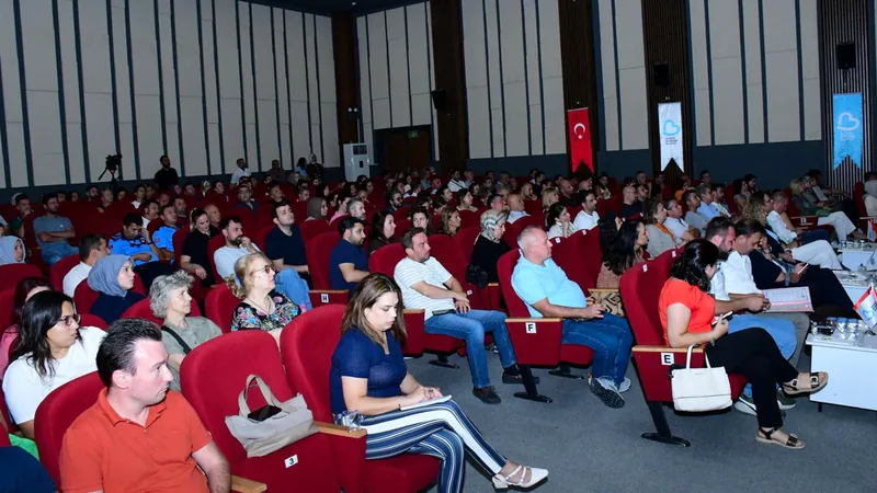 Balıkesir Büyükşehir Belediyesi'nin düzenlediği 'Kentsel Dönüşüm Sorunları ve Çözüm Önerileri'