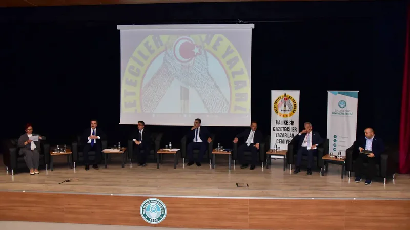 Balıkesir Üniversitesi ev sahipliğinde düzenlenen Uluslararası Akademisyen, Gazeteci ve Medya
