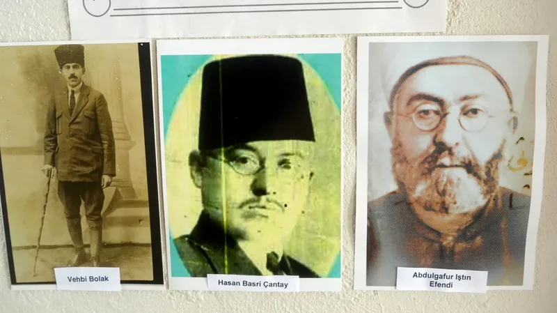 Araştırmacı Yazar Aydın Ayhan, TBMM'nin ilk açılışında Balıkesir milletvekillerinin cephede
