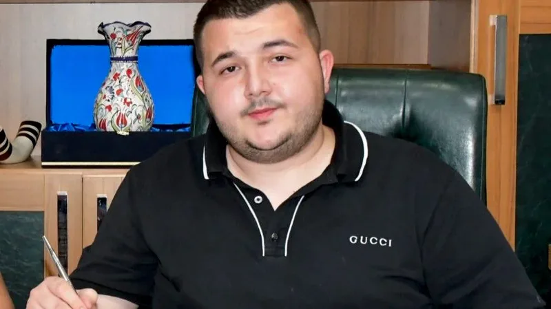 Nev Sağlık Grubu Balıkesirspor Başkanı Mert Alper Acar, 100.000 forma