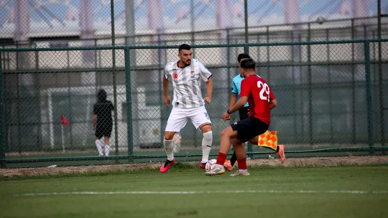 Balıkesirspor, Afyonkarahisar'daki üçüncü hazırlık maçında Elazığspor ile 1-1 berabere kalarak