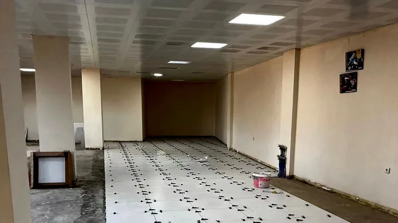 Bandırma 17 Eylül Stadyumu bünyesindeki 2 çok amaçlı spor salonunda